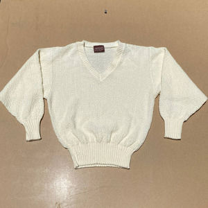 100% Acrylic V-Neck Cream Sweater Women's  XS-S